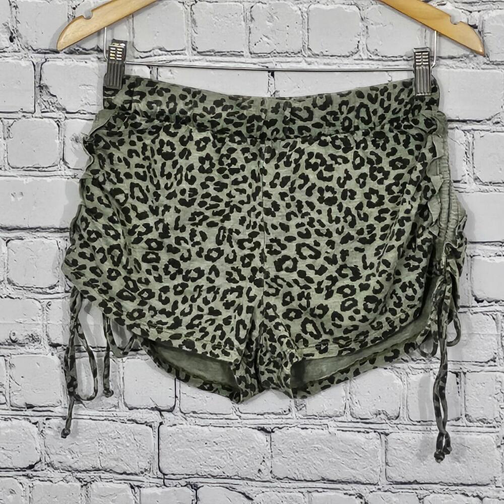 2/$20 Maronie Leopard Print Side Gathered Shorts Sage Size M | Casual Style - Picture 4 of 9